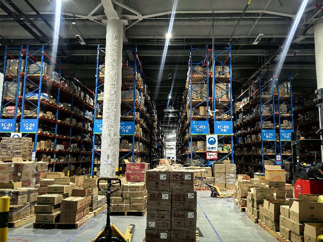 威孚高科照明改造-工业LED灯具安装